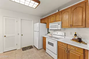 10307 W Sutters Gold Ln, Sun City, AZ 85351 - Photo 17