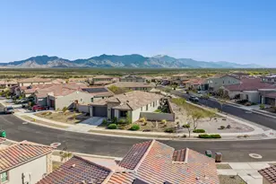 17877 W Thistle Landing Dr, Goodyear, AZ 85338 - Photo 43