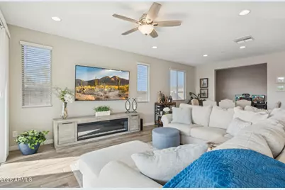 17877 W Thistle Landing Drive, Goodyear, AZ 85338 - Photo 15