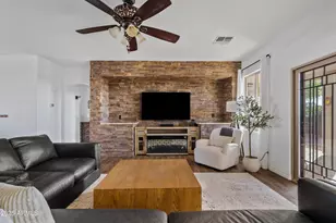 3201 E Gleneagle Dr, Chandler, AZ 85249 - Photo 3