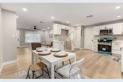 2011 N 51st Drive, Phoenix, AZ 85035 - Photo 11