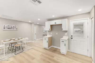 2011 N 51st Drive, Phoenix, AZ 85035 - Photo 13