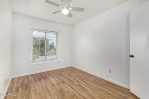 8430 N 34th Dr, Phoenix, AZ 85051 - Photo 9