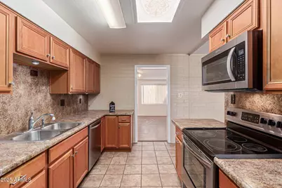 11811 N Desert Hills Drive W, Sun City, AZ 85351 - Photo 17