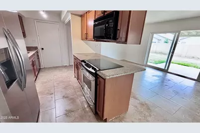 4031 W Denton Lane, Phoenix, AZ 85019 - Photo 11