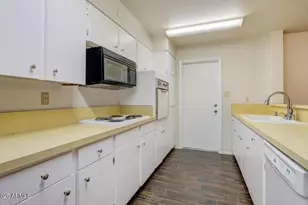 124 E Cairo Dr, Tempe, AZ 85282 - Photo 15