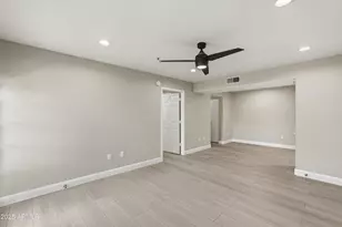 9990 N Scottsdale Rd, Paradise Valley, AZ 85253 - Photo 5