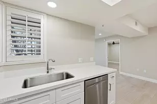 9990 N Scottsdale Rd, Paradise Valley, AZ 85253 - Photo 11