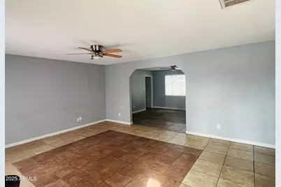3213 N 49th Lane, Phoenix, AZ 85031 - Photo 7