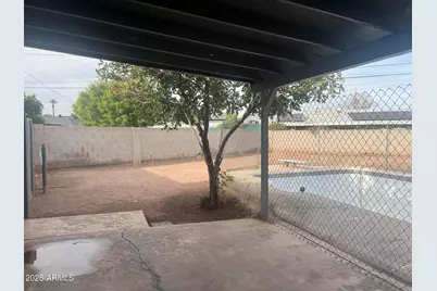 3213 N 49th Lane, Phoenix, AZ 85031 - Photo 19