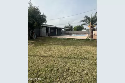 3213 N 49th Lane, Phoenix, AZ 85031 - Photo 15