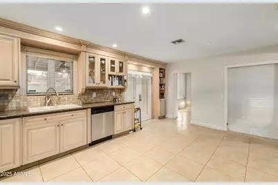 6842 N 10th Place, Phoenix, AZ 85014 - Photo 19