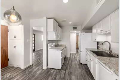 2311 N 30th Place, Phoenix, AZ 85008 - Photo 17