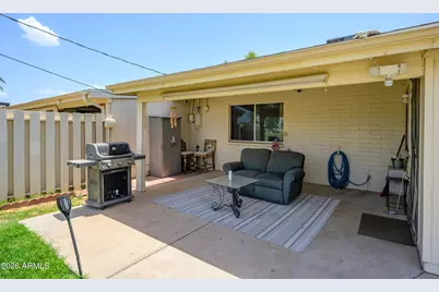 10262 W Snead Circle N, Sun City, AZ 85351 - Photo 11