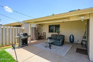 10262 W Snead Circle N, Sun City, AZ 85351 - Photo 11