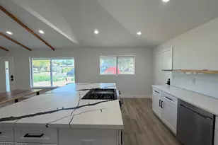 6828 N 10th Ave, Phoenix, AZ 85013 - Photo 9