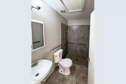 6301 W Earll Drive, Phoenix, AZ 85033 - Photo 19