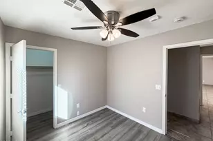 6301 W Earll Dr, Phoenix, AZ 85033 - Photo 19