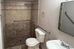 6301 W Earll Dr, Phoenix, AZ 85033 - Photo 11