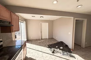 6301 W Earll Dr, Phoenix, AZ 85033 - Photo 5
