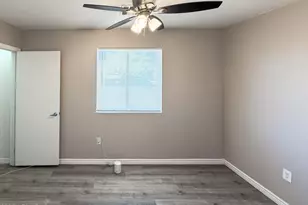 6301 W Earll Dr, Phoenix, AZ 85033 - Photo 23