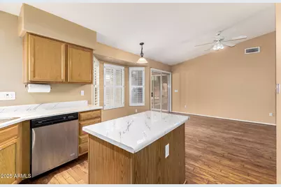 15221 N 87th Drive, Peoria, AZ 85381 - Photo 17