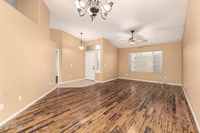 15221 N 87th Drive, Peoria, AZ 85381 - Photo 9