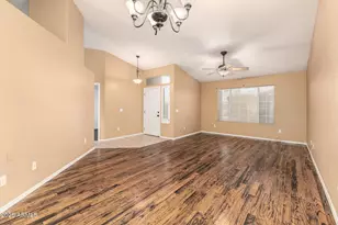 15221 N 87th Dr, Peoria, AZ 85381 - Photo 9