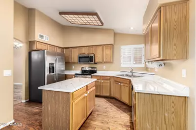 15221 N 87th Drive, Peoria, AZ 85381 - Photo 5