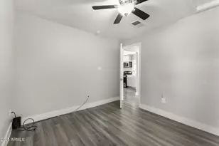 619 W Chipman Rd, Phoenix, AZ 85041 - Photo 15