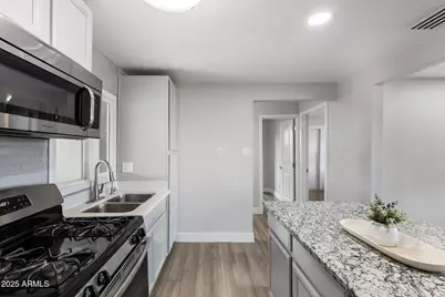 619 W Chipman Road, Phoenix, AZ 85041 - Photo 11