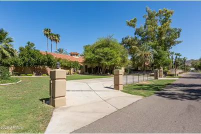 49 Biltmore Estate, Phoenix, AZ 85016 - Photo 1