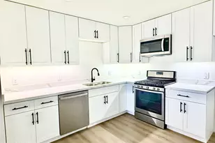 8042 S 25th St, Phoenix, AZ 85042 - Photo 3