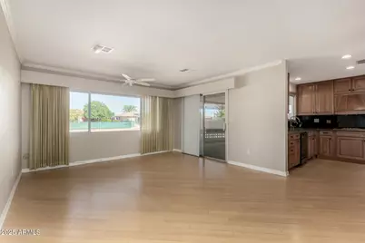 9219 W Indian Hills Drive, Sun City, AZ 85351 - Photo 7