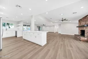 641 W Linger Ln, Phoenix, AZ 85021 - Photo 5