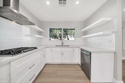 641 W Linger Lane, Phoenix, AZ 85021 - Photo 9