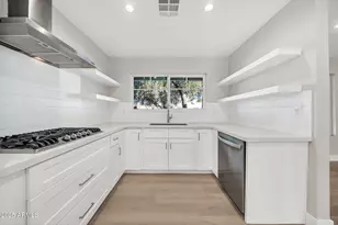 641 W Linger Ln, Phoenix, AZ 85021 - Photo 9