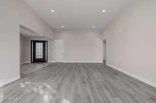 8451 W Daley Ln, Peoria, AZ 85383 - Photo 9