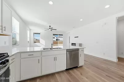 38030 N Front Runner Lane, San Tan Valley, AZ 85140 - Photo 9