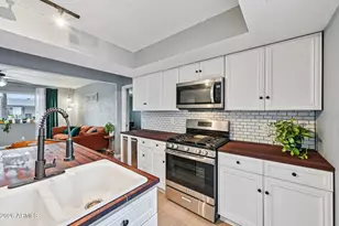 3338 W Corrine Dr, Phoenix, AZ 85029 - Photo 11