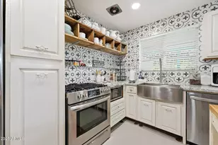 2343 E Earll Dr, Phoenix, AZ 85016 - Photo 11