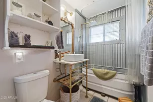 2343 E Earll Dr, Phoenix, AZ 85016 - Photo 39