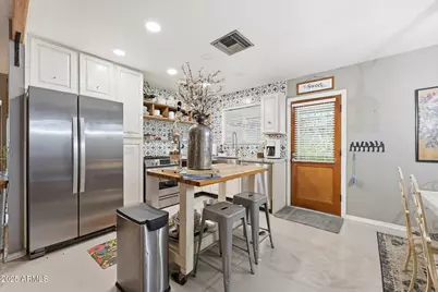 2343 E Earll Drive, Phoenix, AZ 85016 - Photo 9