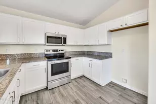 9918 E Delta Cir, Mesa, AZ 85208 - Photo 11