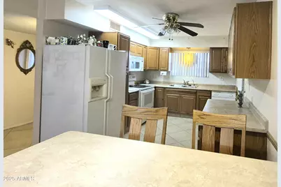 10618 W Caron Drive, Sun City, AZ 85351 - Photo 11