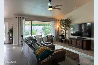 25819 N 43rd Place, Phoenix, AZ 85050 - Photo 5