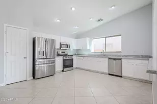 16267 W Yucatan Dr, Surprise, AZ 85379 - Photo 9