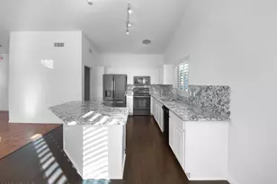 6934 S Oakmont Dr, Chandler, AZ 85249 - Photo 9