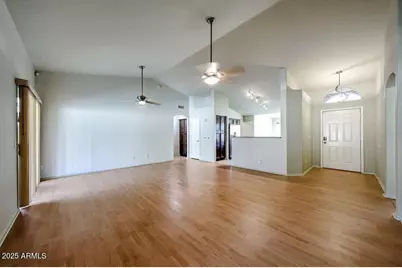 18615 N 30th Place, Phoenix, AZ 85050 - Photo 3