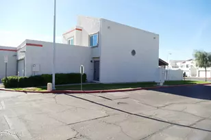 9238 N 47th Dr N, Glendale, AZ 85302 - Photo 3